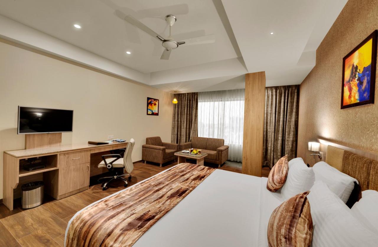 Anaya Beacon Hotel Jāmnagar Habitación foto
